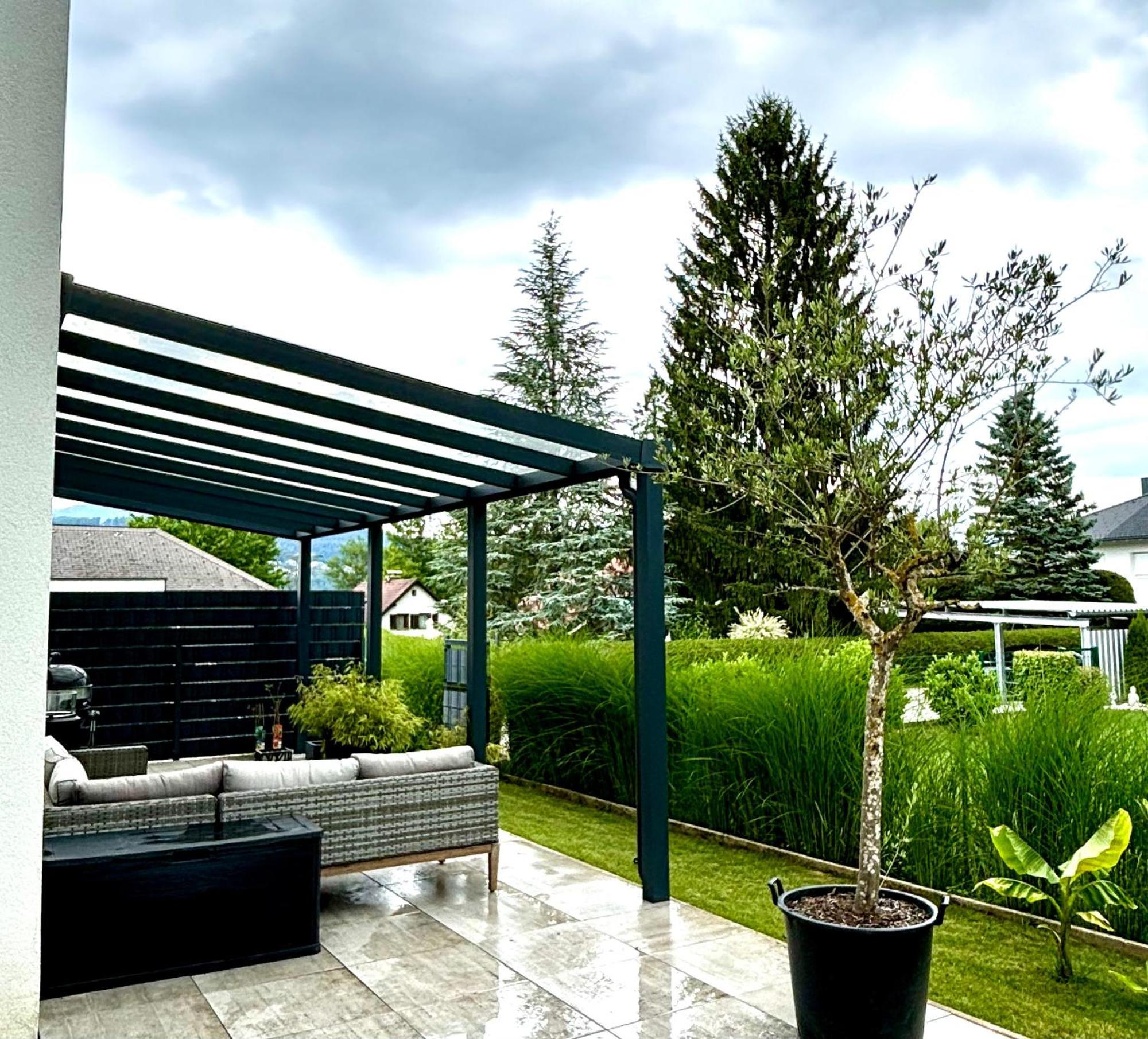 Schoene Wohnung Mit Terrasse Und Parkplatz Velden am Woerthersee Exterior photo