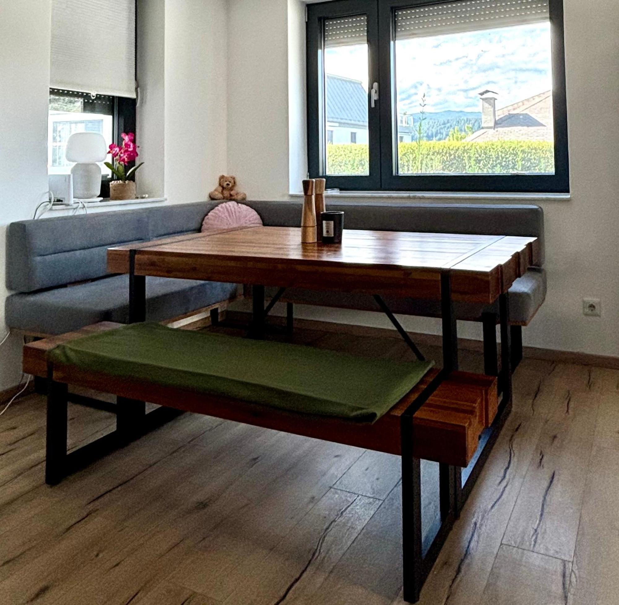 Schoene Wohnung Mit Terrasse Und Parkplatz Velden am Woerthersee Exterior photo